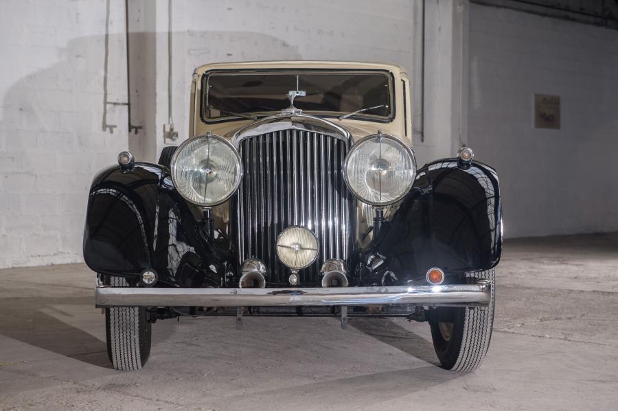  Bentley 4&frac14;-Litre Saloon by Mann Egerton 1937 года  (фото 20 из 31)